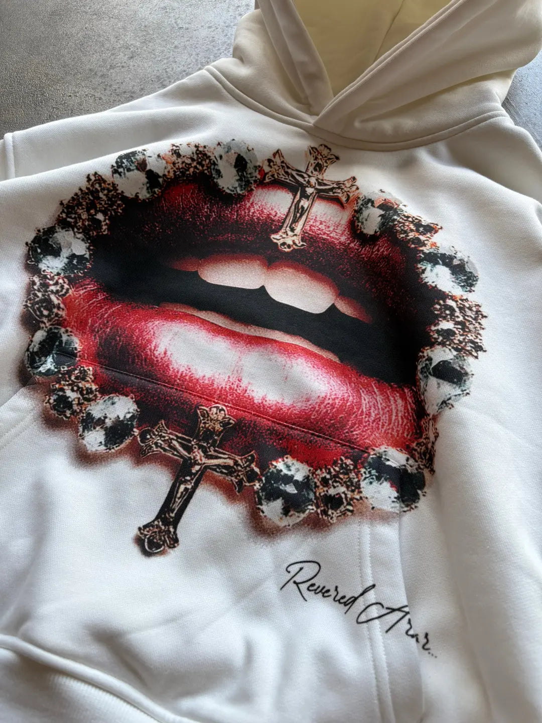 RED LIP GRAPHIC HOODIE